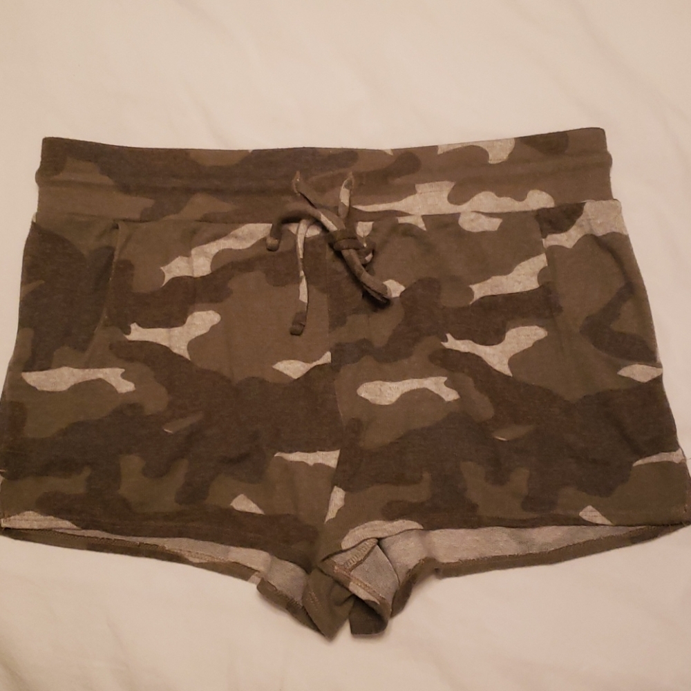 EXPRESS CAMO SHORTS